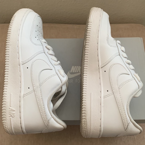 Nike Air Force 1 White Sneakers size 6 - Picture 8 of 10
